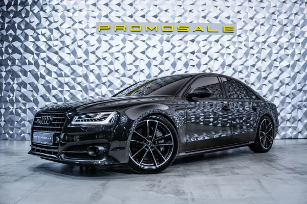 Audi - Audi S8 Plus* Ceramic* Carbon*