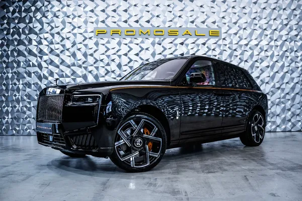 Rolls-Royce - Rolls-Royce Cillinan Black Badge Series II Bespoke* Mandarin